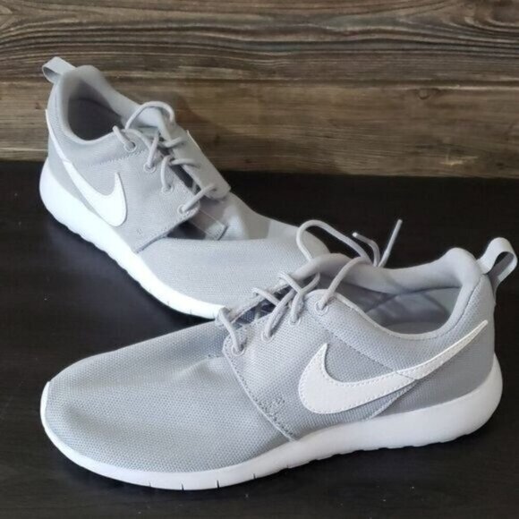 New Nike Roshe One Kids Gray Sneakers Size 6 Youth Lightweight Casual Everyday - Picture 1 of 10